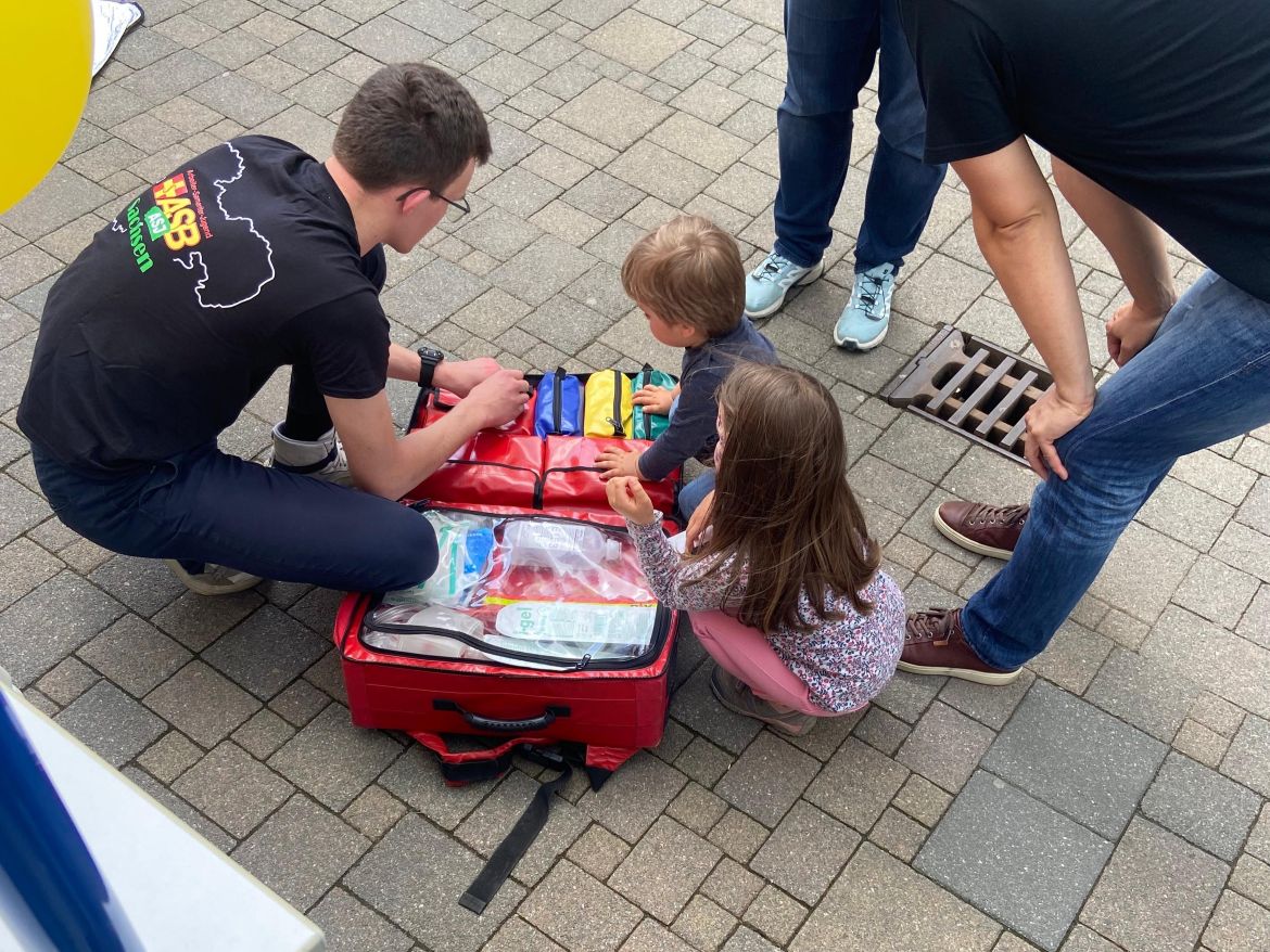 Koffer mit Kindern.jpg