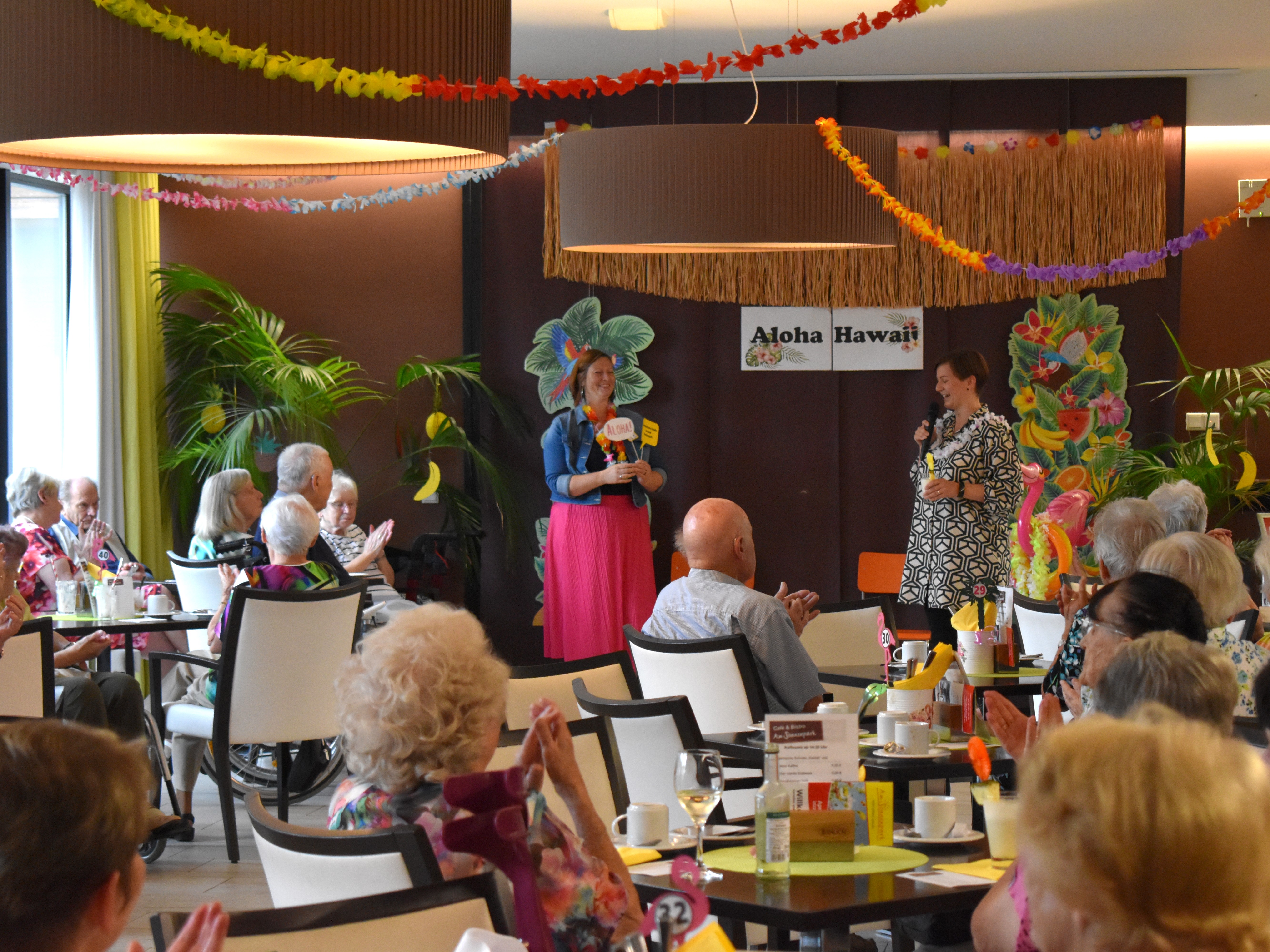 Das Sommerfest im „Sonnenpark“ versprühte Hawaii-Feeling in allen Räumen