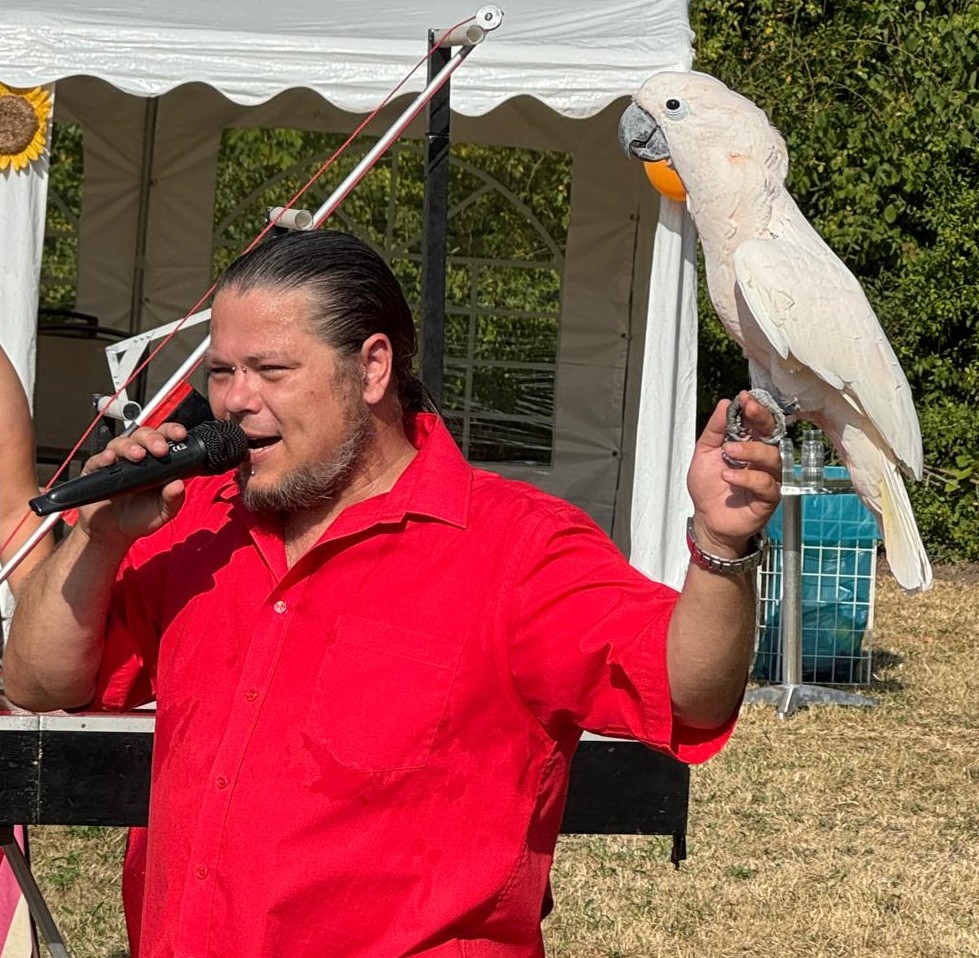 Foto ASB Leipzig_SH Böhlen_Sommerfest 20 Jahre_Kakadu-Show Vorführung.jpg