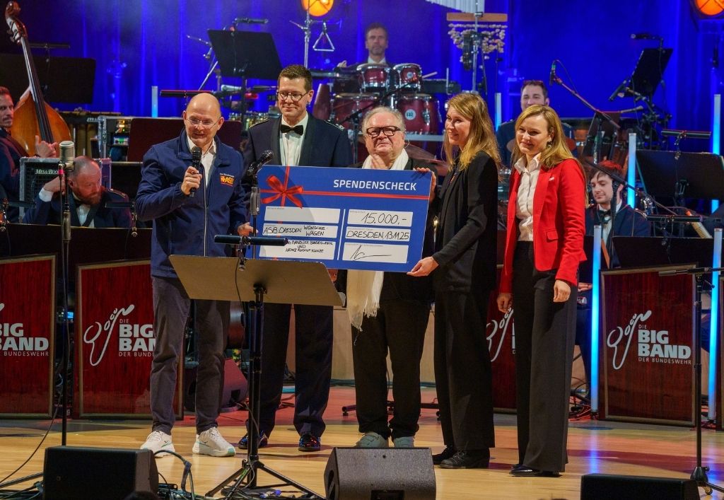 16News_WW-Spende_HRK-Konzert_BigBandderBundeswehr.jpg