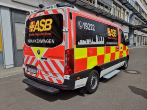Foto_Krankentransportwagen von hinten.jpg