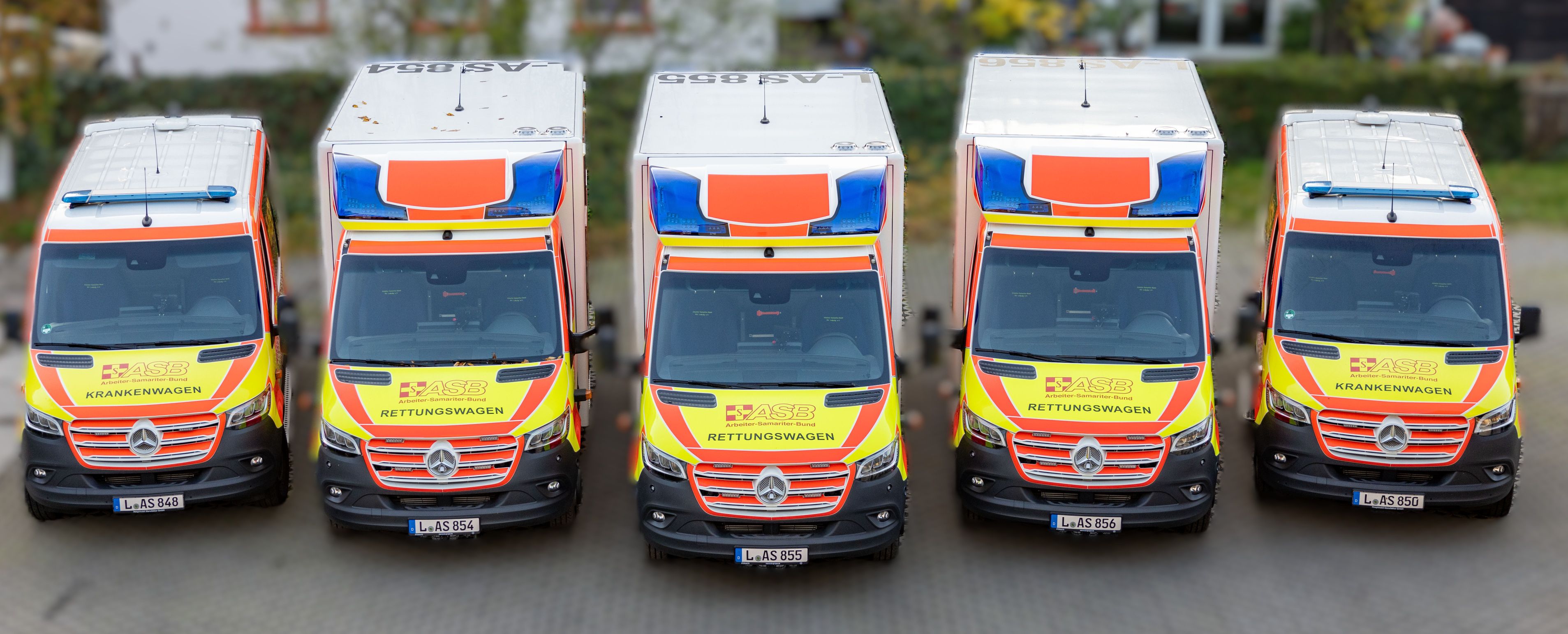 RTW_KTW_5 Fahrzeuge von oben_klein.jpg