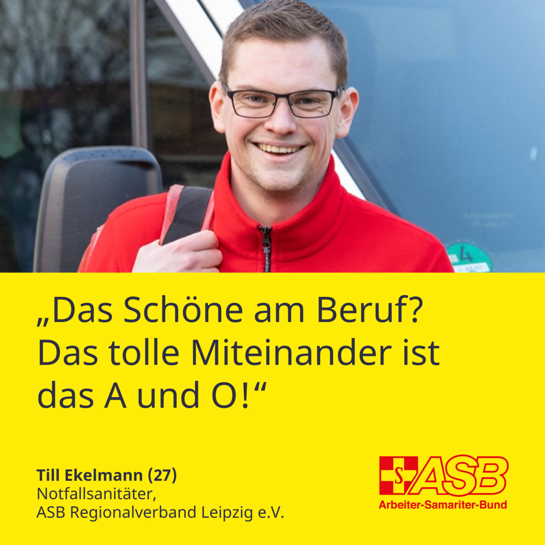Till Ekelmann_quer.jpg Notfallsanitäter Ekelmann auf dem Weg zum Einsatz