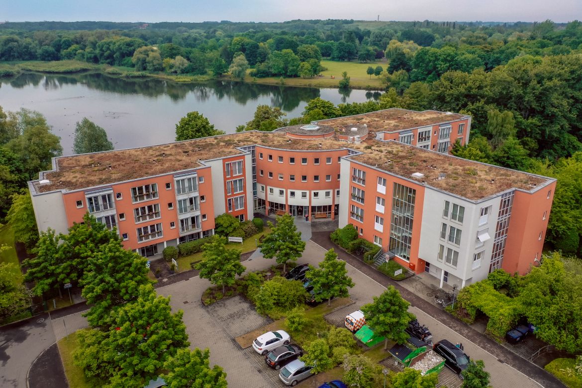 2023 Redok-Fotoshooting_Luftaufnahme Gebäude.jpg